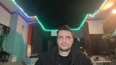 Snapshot of newcouple2023 chatting on 12/05/25, 09:29 newguy2025 online show from 12/05/25, 09:29