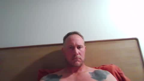 Snapshot of newportman1030 chatting on 12/24/24, 02:10 amandandhisgirl online show from 12/24/24, 02:10