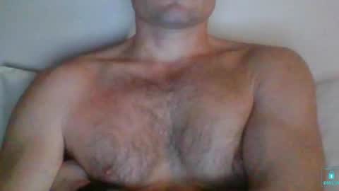 Snapshot of newtyguy90 chatting on 01/04/25, 06:52 newtyguy90 online show from 01/04/25, 06:52