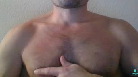 Snapshot of newtyguy90 chatting on 01/11/25, 01:01 newtyguy90 online show from 01/11/25, 01:01