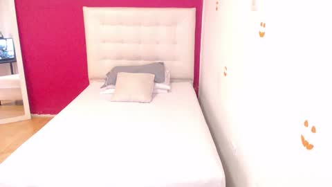 nextdoor_fantasy online show from 12/12/24, 01:49