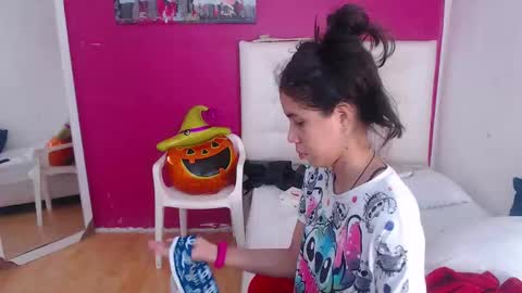 nextdoor_fantasy online show from 11/05/25, 03:39