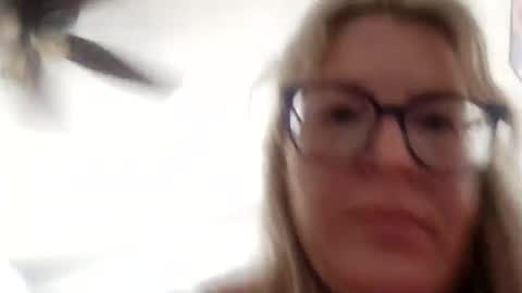 Snapshot of nextdoorblondes chatting on 03/15/26, 04:35 nextdoorblondes online show from 03/15/26, 04:35