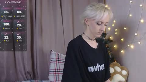 Snapshot of nextvibe1 chatting on 12/20/25, 08:05 NextVibe1 online show from 12/20/25, 08:05