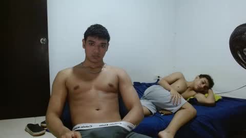 Snapshot of ney_quiroz chatting on 10/27/25, 07:12 ney hotman online show from 10/27/25, 07:12