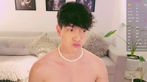   online show from 10/15/25, 12:33