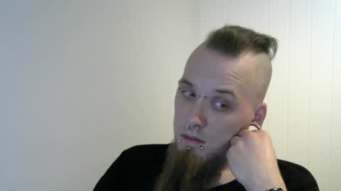 Snapshot of nezvers chatting on 02/05/25, 06:04 YouPick online show from 02/05/25, 06:04