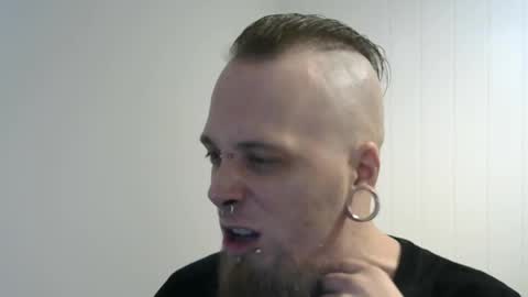 Snapshot of nezvers chatting on 02/10/25, 06:56 YouPick online show from 02/10/25, 06:56