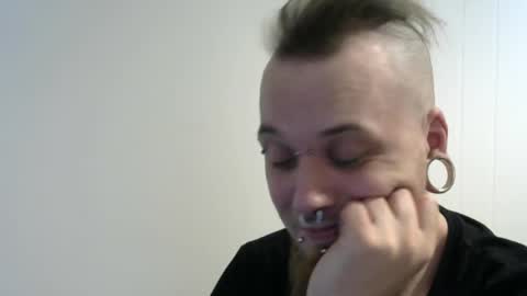 Snapshot of nezvers chatting on 02/13/25, 06:38 YouPick online show from 02/13/25, 06:38