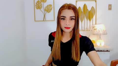 Snapshot of nhicolehollywood chatting on 02/03/25, 01:30 hottie nicole online show from 02/03/25, 01:30