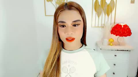 Snapshot of nhicolehollywood chatting on 02/20/25, 01:36 hottie nicole online show from 02/20/25, 01:36