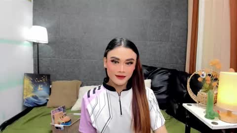 Snapshot of nhicolehollywood chatting on 09/17/25, 11:17 hottie nicole online show from 09/17/25, 11:17