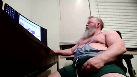 nhmuscledaddy online show from 12/04/25, 03:27