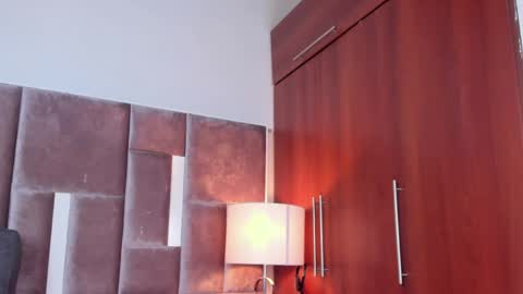 Nia online show from 04/07/26, 01:44