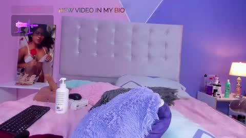 Snapshot of niabianco chatting on 02/28/25, 02:31 N I A online show from 02/28/25, 02:31