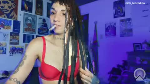 Snapshot of niahhierodula chatting on 06/27/26, 12:37 niah online show from 06/27/26, 12:37
