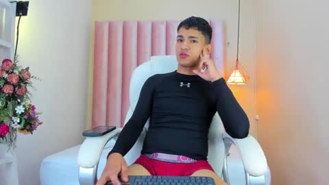 Snapshot of niall_falcon chatting on 01/11/25, 01:11 Niall  online show from 01/11/25, 01:11