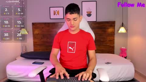 Snapshot of niall_falcon chatting on 02/11/25, 01:20 Niall  online show from 02/11/25, 01:20