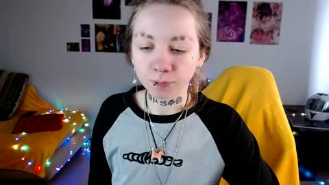 nica_kawaii online show from 04/18/26, 10:19