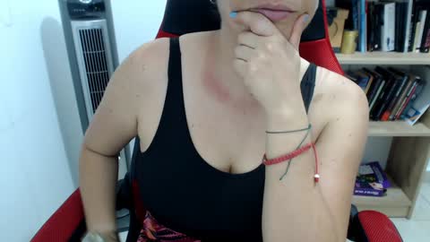 Snapshot of nice_saraa chatting on 01/13/25, 11:49 sara online show from 01/13/25, 11:49