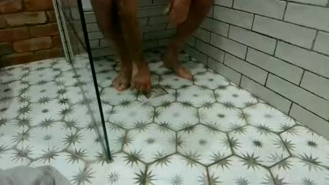 Snapshot of nicecock4u1979 chatting on 10/26/25, 05:41 hot builder online show from 10/26/25, 05:41