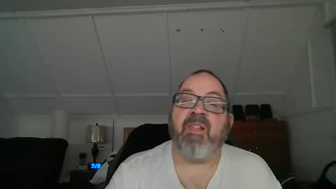 Snapshot of niceguy7208 chatting on 02/15/25, 02:26 niceguy7208 online show from 02/15/25, 02:26