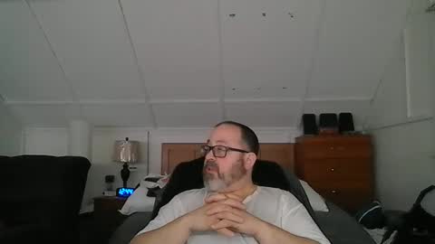 Snapshot of niceguy7208 chatting on 02/15/25, 05:41 niceguy7208 online show from 02/15/25, 05:41