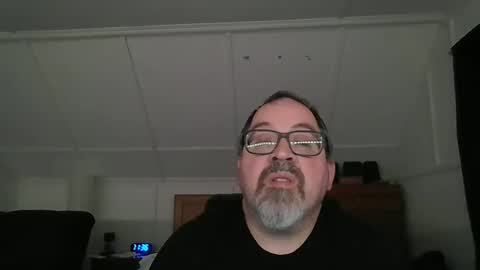 Snapshot of niceguy7208 chatting on 11/03/25, 04:36 niceguy7208 online show from 11/03/25, 04:36