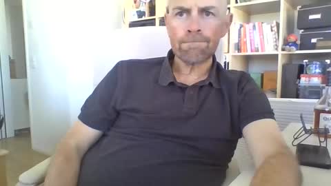 Snapshot of niceguydate chatting on 11/06/25, 01:23 niceguydate online show from 11/06/25, 01:23