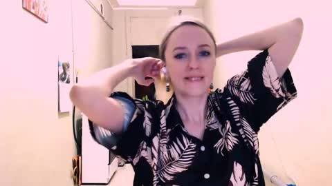 Kathrine online show from 06/01/26, 05:58