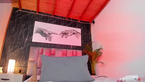 Nicolle  online show from 02/08/25, 03:10