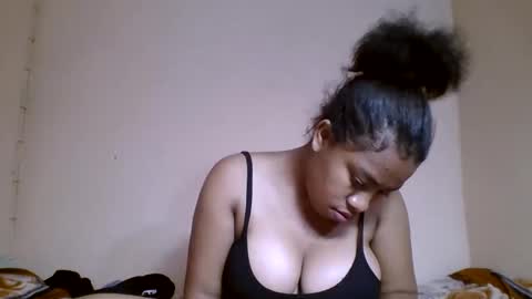 nicelly01 online show from 05/24/26, 06:13