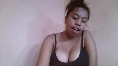 Snapshot of nicelly01 chatting on 06/19/26, 06:29 nicelly01 online show from 06/19/26, 06:29