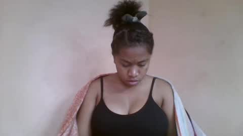 Snapshot of nicelly01 chatting on 06/23/26, 06:11 nicelly01 online show from 06/23/26, 06:11