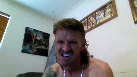 Snapshot of niceozziecockxxx chatting on 12/15/24, 12:40 Sexiishaine online show from 12/15/24, 12:40