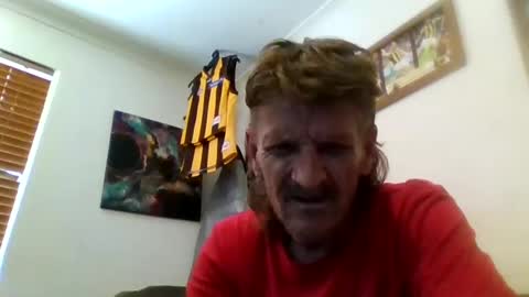 Snapshot of niceozziecockxxx chatting on 12/23/24, 01:18 Sexiishaine online show from 12/23/24, 01:18