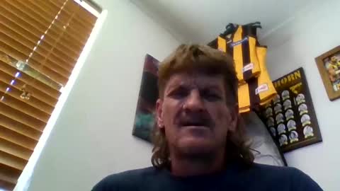 Snapshot of niceozziecockxxx chatting on 01/16/25, 03:23 Sexiishaine online show from 01/16/25, 03:23