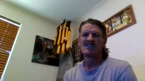 Snapshot of niceozziecockxxx chatting on 01/18/25, 06:34 Sexiishaine online show from 01/18/25, 06:34