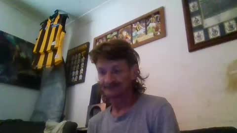 Snapshot of niceozziecockxxx chatting on 01/21/25, 08:30 Sexiishaine online show from 01/21/25, 08:30