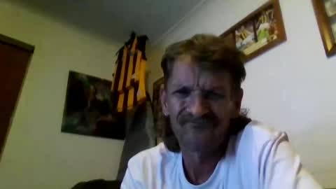 Snapshot of niceozziecockxxx chatting on 01/25/25, 08:00 Sexiishaine online show from 01/25/25, 08:00