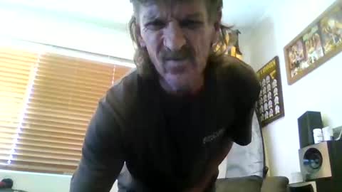 Snapshot of niceozziecockxxx chatting on 01/30/25, 02:06 Sexiishaine online show from 01/30/25, 02:06