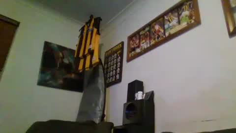 Snapshot of niceozziecockxxx chatting on 02/23/25, 11:44 Sexiishaine online show from 02/23/25, 11:44