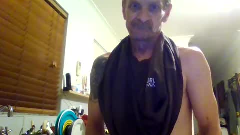 Snapshot of niceozziecockxxx chatting on 09/26/25, 09:19 Sexiishaine online show from 09/26/25, 09:19