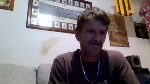 Snapshot of niceozziecockxxx chatting on 10/19/25, 04:51 Sexiishaine online show from 10/19/25, 04:51