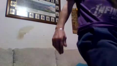 Snapshot of niceozziecockxxx chatting on 10/31/25, 08:10 Sexiishaine online show from 10/31/25, 08:10