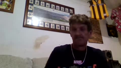 Snapshot of niceozziecockxxx chatting on 11/05/25, 02:33 Sexiishaine online show from 11/05/25, 02:33