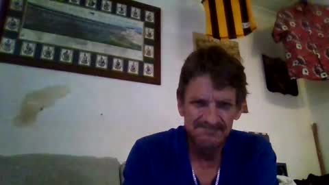 Snapshot of niceozziecockxxx chatting on 11/14/25, 02:43 Sexiishaine online show from 11/14/25, 02:43