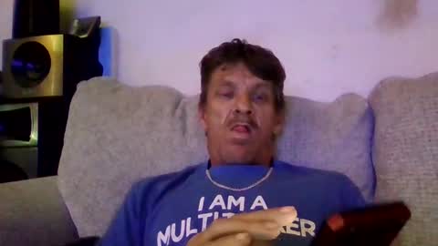 Snapshot of niceozziecockxxx chatting on 12/04/25, 02:21 Sexiishaine online show from 12/04/25, 02:21