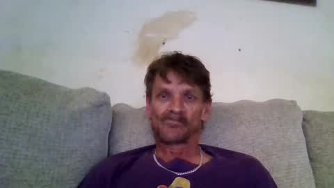 Snapshot of niceozziecockxxx chatting on 12/14/25, 03:01 Sexiishaine online show from 12/14/25, 03:01