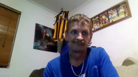 Snapshot of niceozziecockxxx chatting on 02/27/26, 07:58 Sexiishaine online show from 02/27/26, 07:58